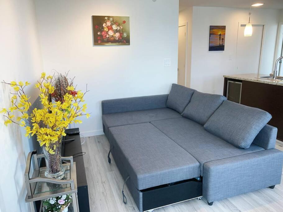 Downtown 3Br/2Ba+Views+Skytrain+Free Parking Apartment Vancouver Exterior photo